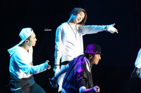 6752e657gw1eeq2k8eyuxj20nm0fp77i