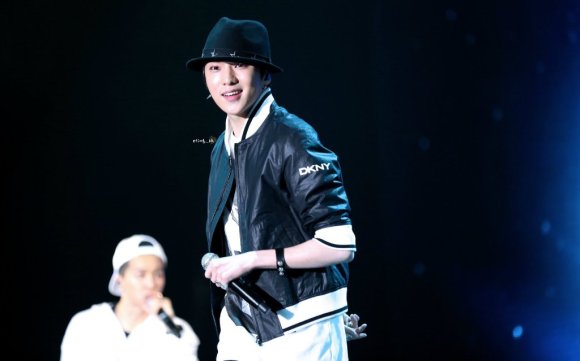 6853c91agw1eep31sygm6j21kw0zjq7y