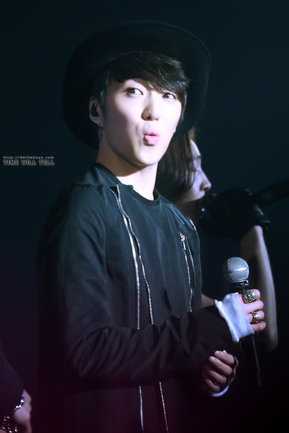 AON_TWT7