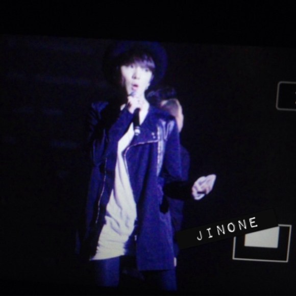 5caa8265jw1efl68q8kcvj20hs0hsabb