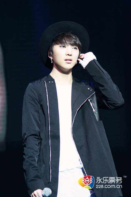 a52b363dtw1efn6zvmptej20et0m8acx