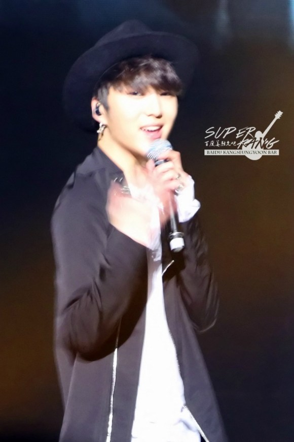 d3bb0916jw1efmf01dpwkj20nm0zf445