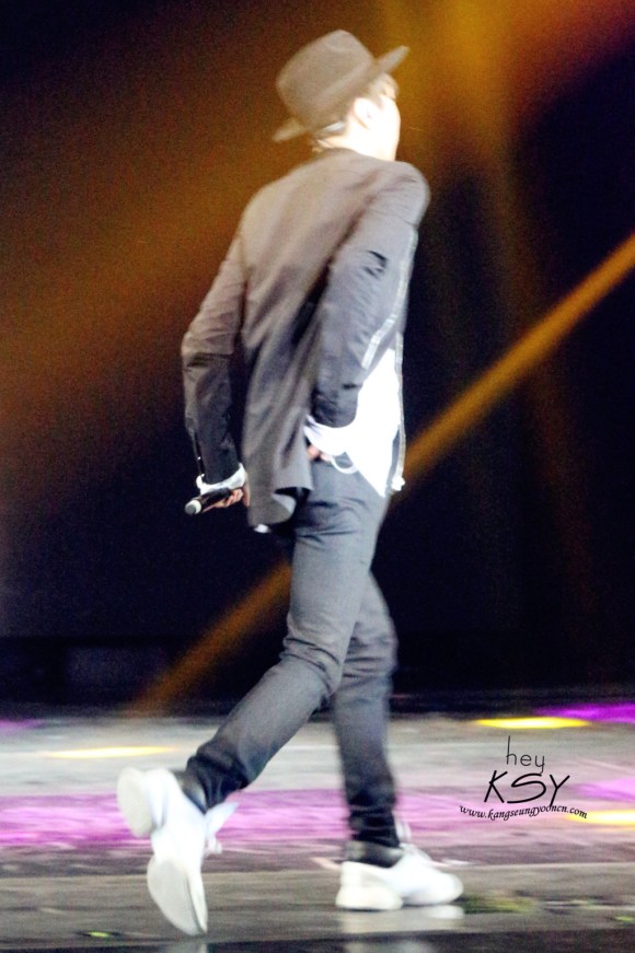 e5683f17jw1eff1u6bcx8j21f92507wh