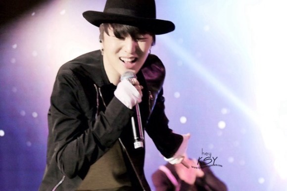 e5683f17jw1efmg16ssf5j20hs0bu3zu