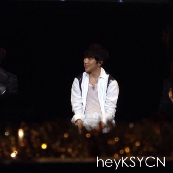 e5683f17jw1efwqe8arh3j20hr0hsq40