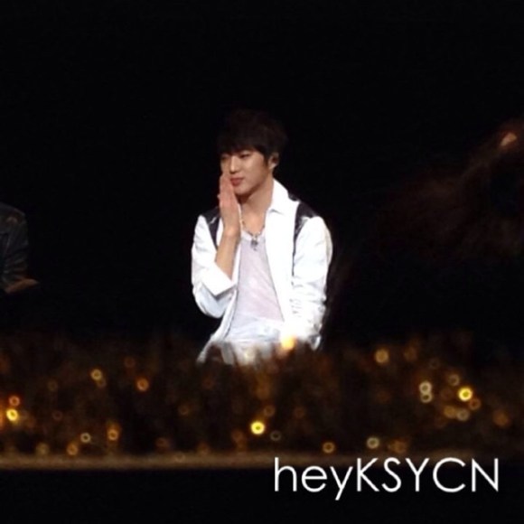 e5683f17jw1efwqebxymcj20hr0hsmyb