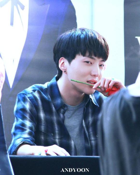 140917 Seungyoon at Yeouido Fansign Event 24
