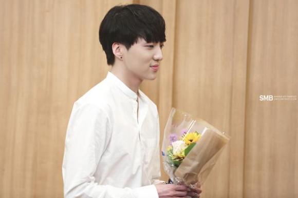 140918 Seungyoon at Cultwo Show 5