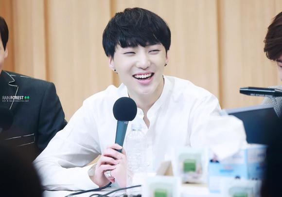 140918 Seungyoon at Cultwo Show 8