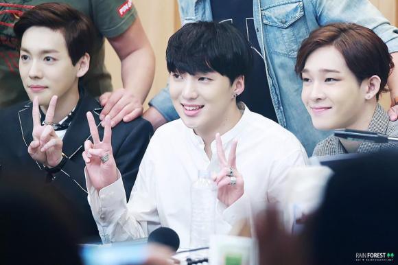 140918 Seungyoon at Cultwo Show 9