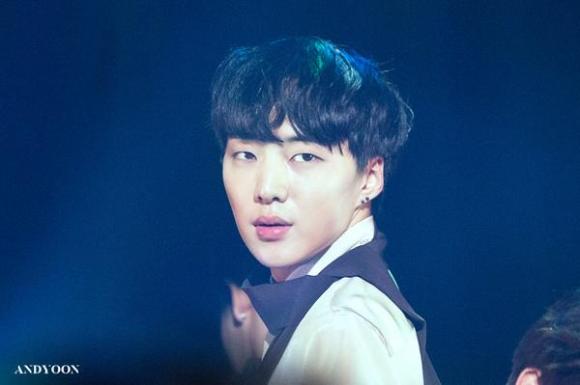 140923 Seungyoon at Winner Zepp Sapporo 3