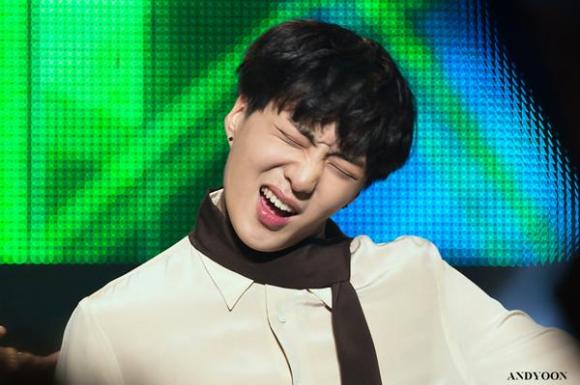 140923 Seungyoon at Winner Zepp Sapporo 4