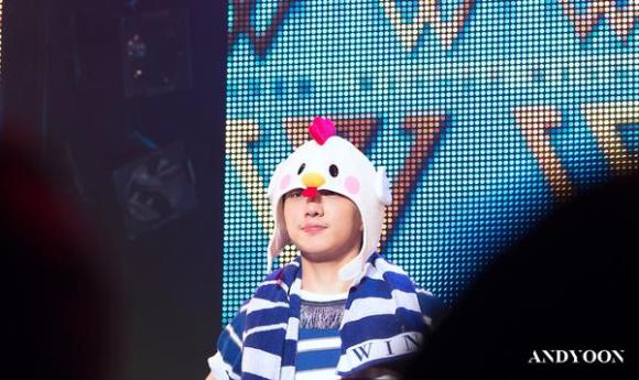 140923 Seungyoon at Winner Zepp Sapporo 5