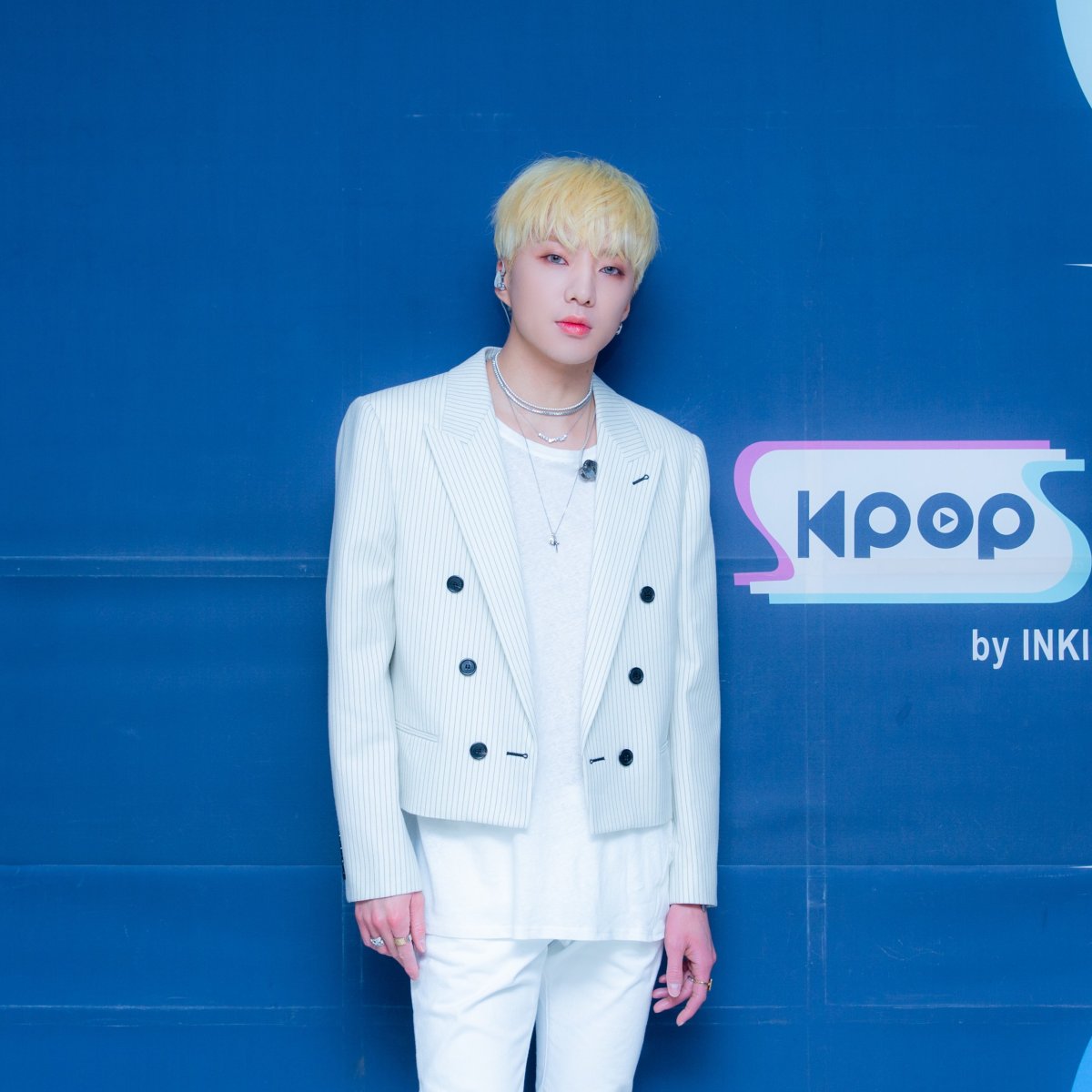 [220327] Seungyoon writes a letter to ICs for BORN TO LOVE YOU Goodbye Stage on SBS&nbsp;Inkigayo