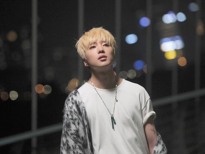 Official MV Behind Photos of KANG SEUNG YOON for BORN TO LOVE&nbsp;YOU