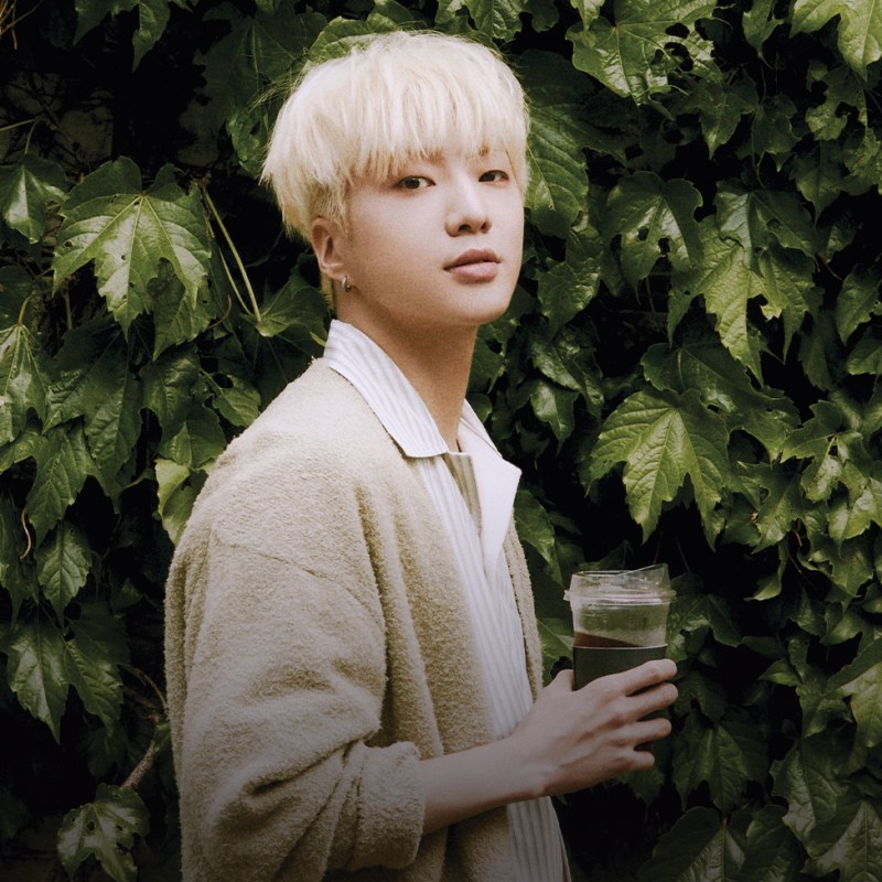 Elle Korea spends a day with Kang Seungyoon for its June 2022 issue&nbsp;feature